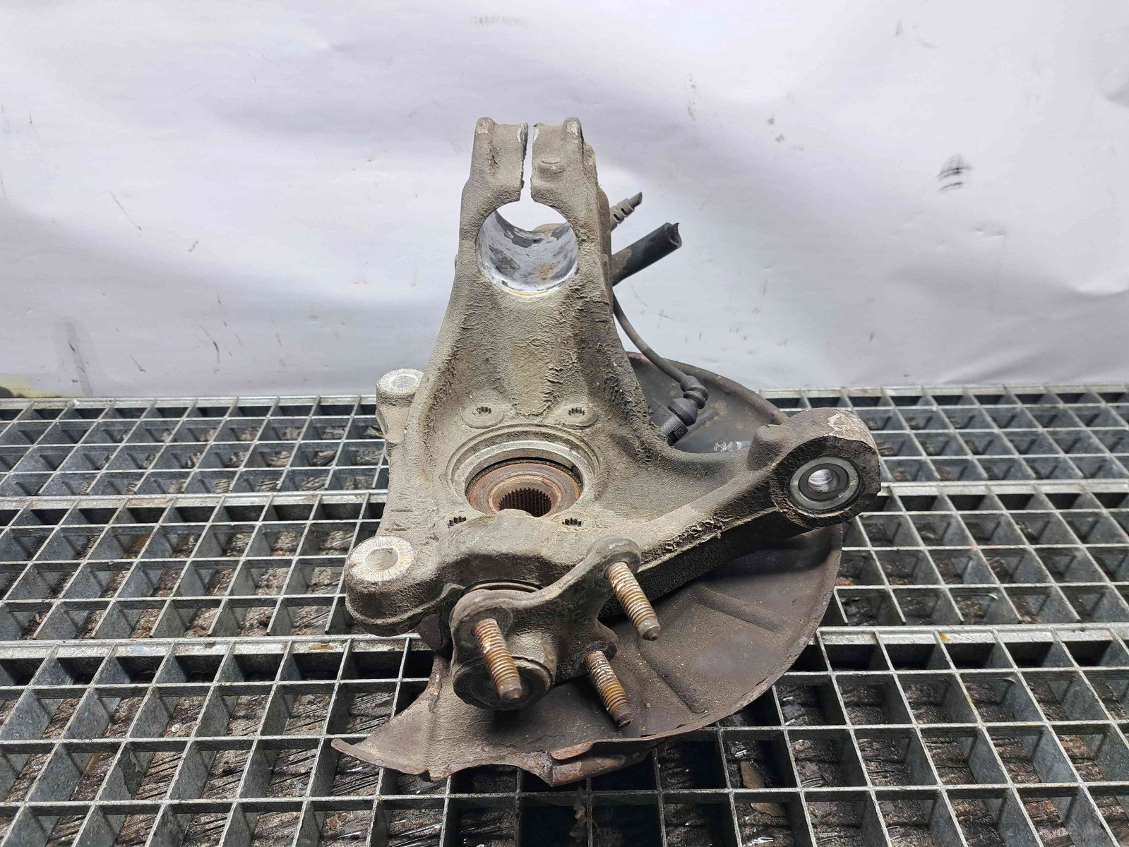 Fuzeta fata dreapta Volkswagen Passat CC (357) [Fabr 2008-2012] OEM 2.0 TDI CBBB 125KW / 173CP 2.0 TDI CBBB 125KW / 173CP - imagine 4