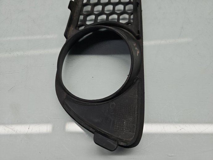 Grila proiector dreapta Volkswagen Touareg (7LA, 7L6) [Fabr 2003-2010] R-line 7L9853664A