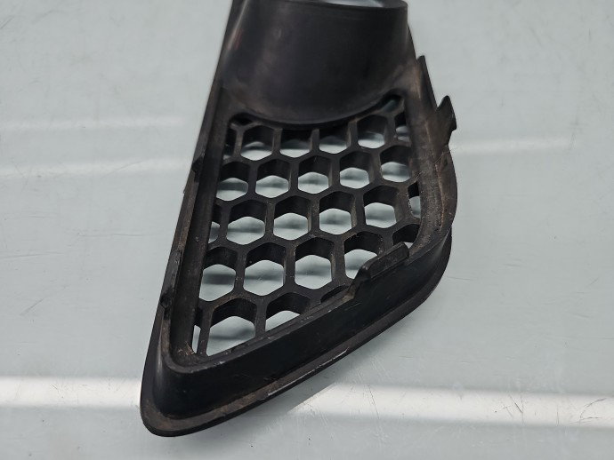 Grila proiector dreapta Volkswagen Touareg (7LA, 7L6) [Fabr 2003-2010] R-line 7L9853664A