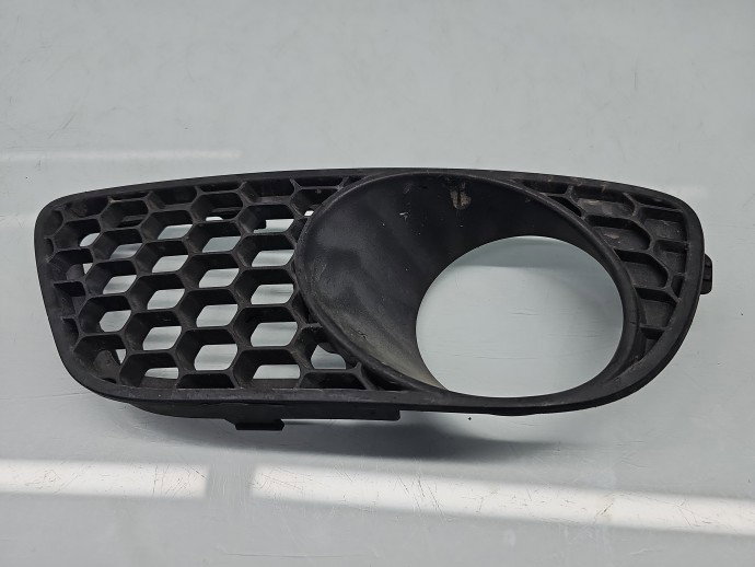 Grila proiector stanga Volkswagen Touareg (7LA, 7L6) [Fabr 2003-2010] R-line 7L9853663A