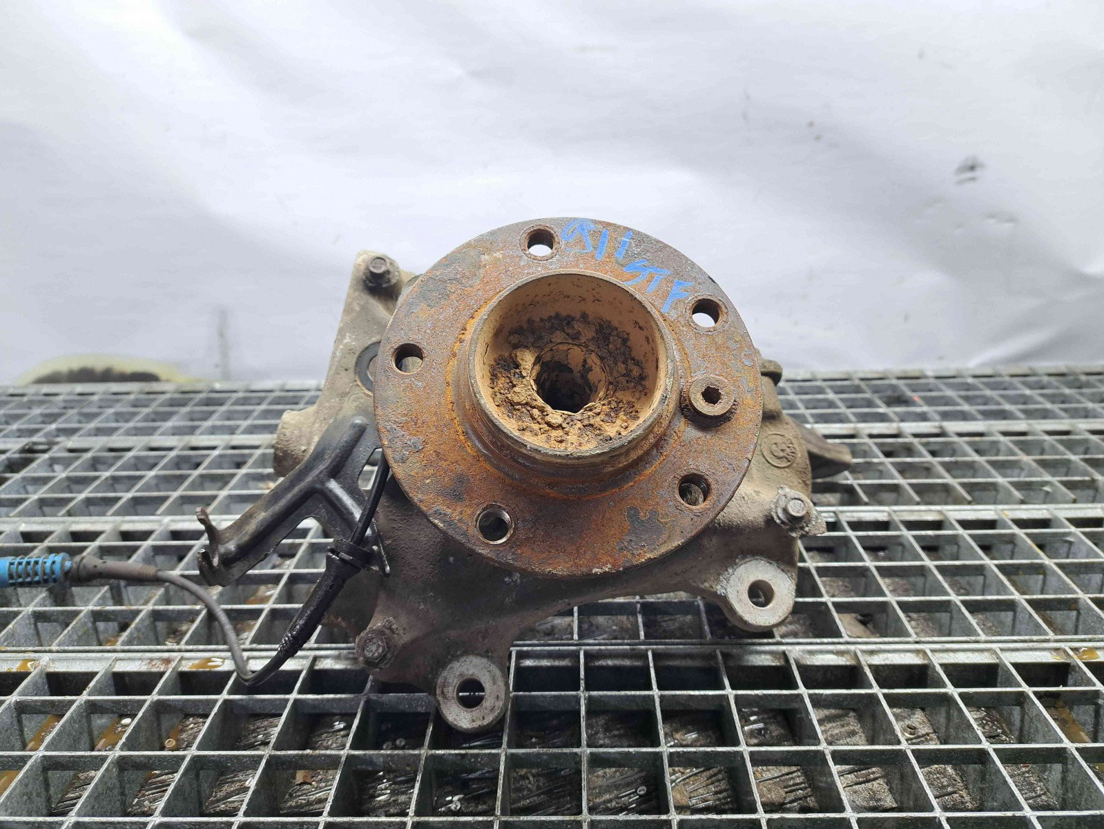 Fuzeta fata stanga Bmw 5 (E60) [Fabr 2004-2010] 6760953L 2.2 M54 125KW / 170CP 2.2 M54 125KW / 170CP