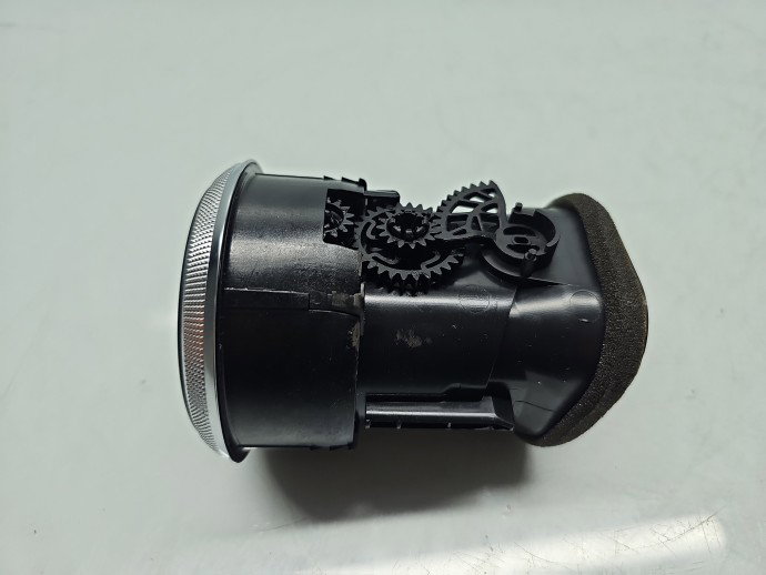 Grila aerisire centrala AUDI A3 (8P1) [Fabr 2003-2012] 8P0820901C