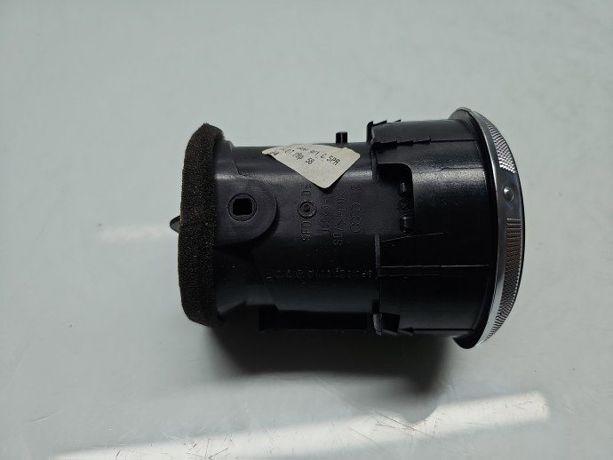 Grila aerisire centrala AUDI A3 (8P1) [Fabr 2003-2012] 8P0820901C