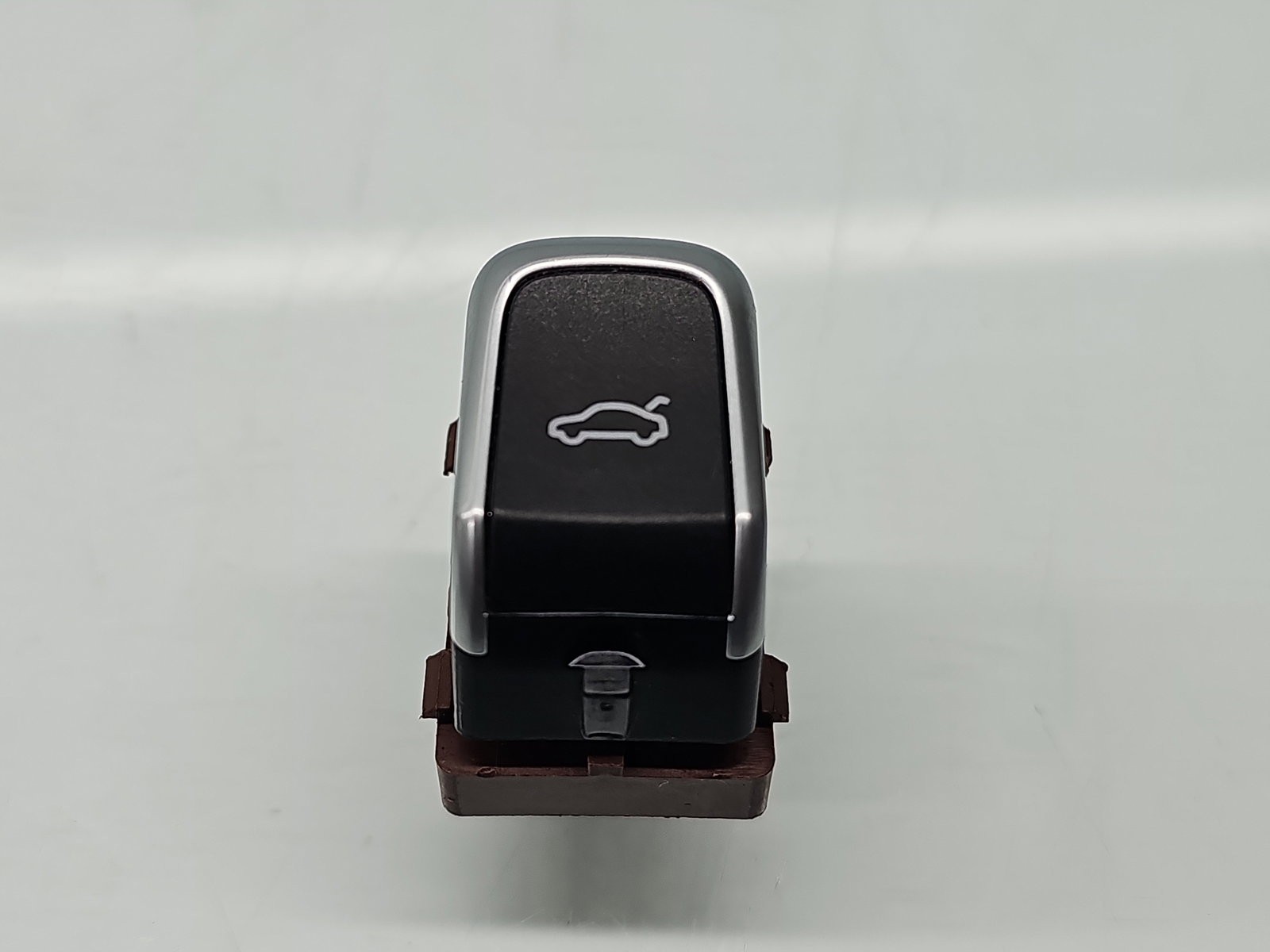 Buton deschidere portbagaj AUDI A5 (8T3) [Fabr 2007-2015] 8K0959831B