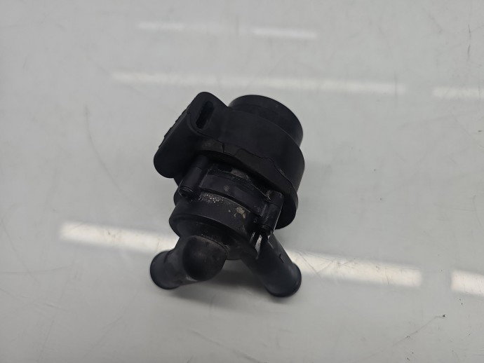 Pompa recirculare apa Volvo V60 [Fabr 2010-2018] 31332380 2.0 D4204T5 133KW / 181CP