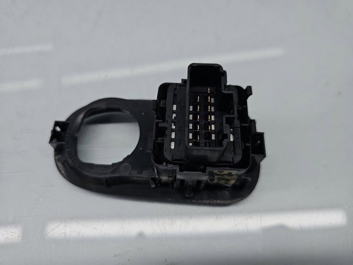 Butoane comanda geamuri sofer Renault Master III [Fabr 2009-2015] 8200637849