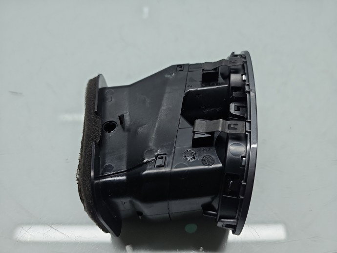 Grila aerisire stanga Volkswagen Tiguan (5N) [Fabr 2007-2016] 5M0819759