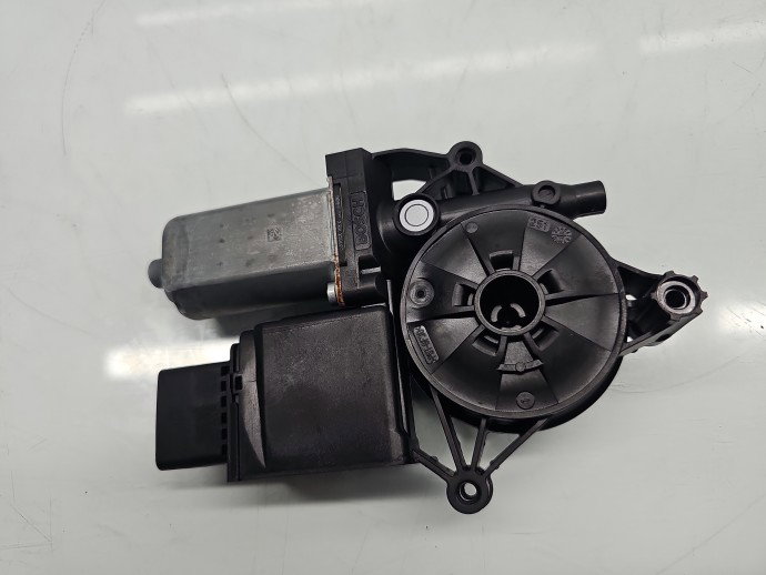 Motoras geam stanga fata Opel Crossland X [Fabr 2017-2020] SUV 130824271