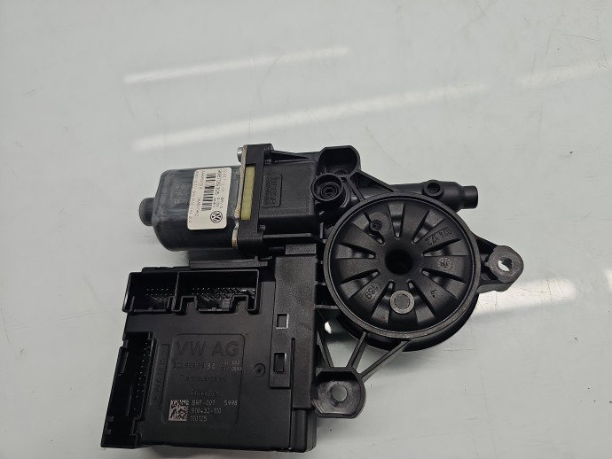 Motoras geam dreapta fata Volkswagen Passat B7 (362) [Fabr 2010-2014] Sedan 3AA959701A