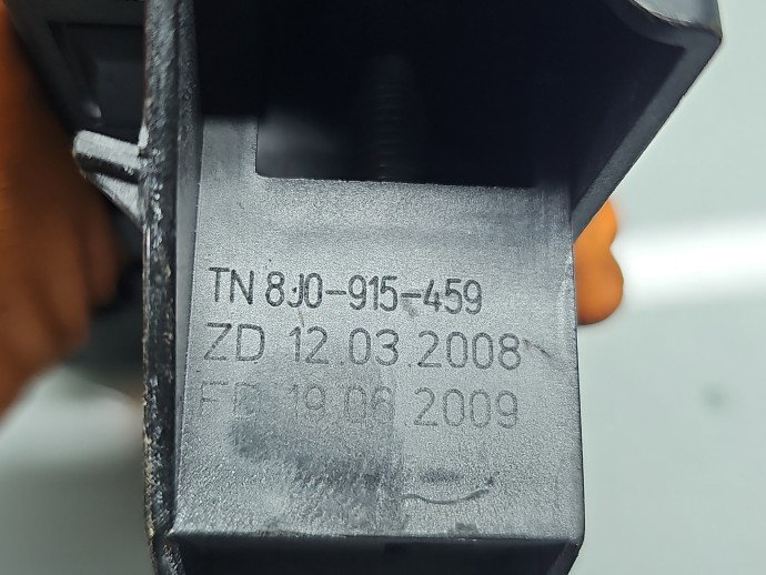 Borna baterie (+) AUDI A4 (8K2, B8) [Fabr 2008-2015] 8J0915459