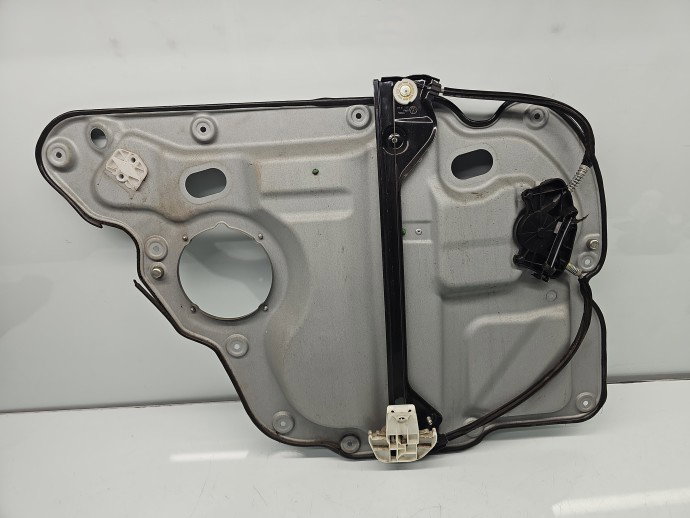 Macara electrica geam dreapta spate Volkswagen Touran (1T3) [Fabr 2010-2015] Facelift 1T0839730R
