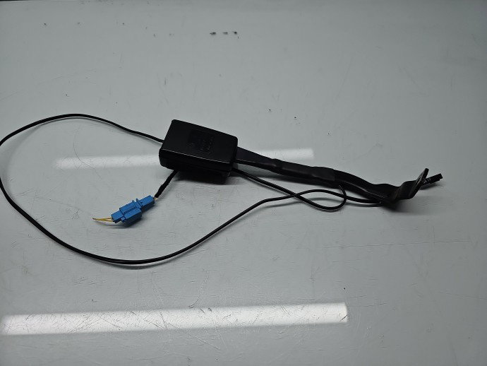 Capsa centura stanga fata Volkswagen Passat B7 (362) [Fabr 2010-2014] 1K857755D