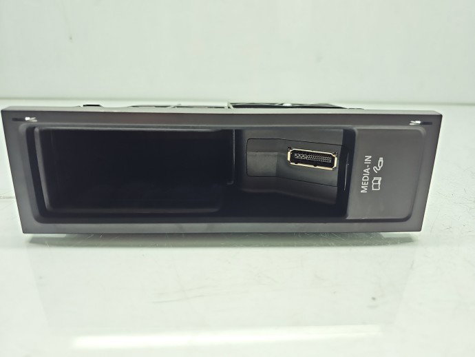 Unitate multimedia Volkswagen Passat B7 (362) [Fabr 2010-2014] 5N0035341E