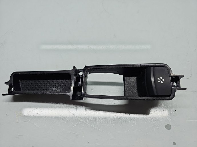 Buton purificare aer Renault Megane 4 [Fabr 2015-prezent] 283956707R