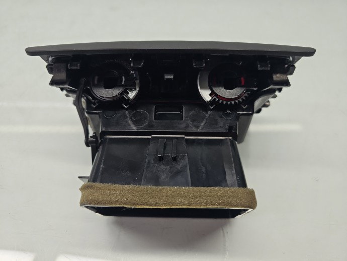 Grila aerisire spate AUDI Q5 (8RB) [Fabr 2008-2016] 8K0819203