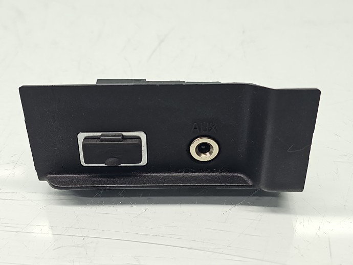 Conector auxiliar USB Volvo S60 II [Fabr 2010-2018] 31285608