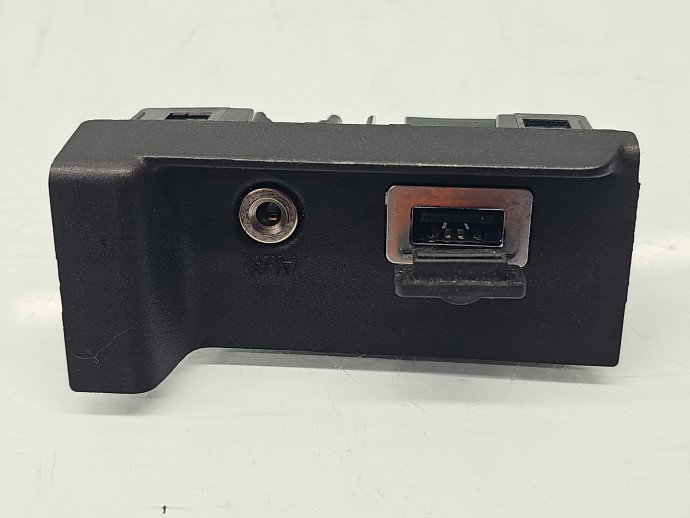 Conector auxiliar USB Volvo S60 II [Fabr 2010-2018] 31285608