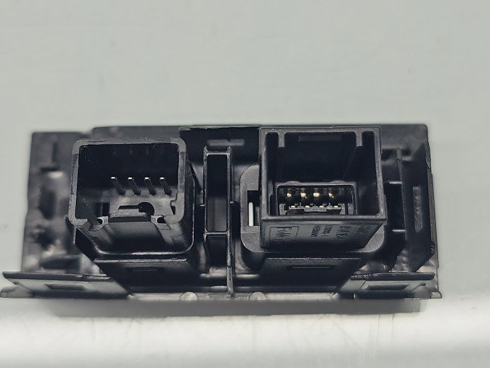 Conector auxiliar USB Volvo S60 II [Fabr 2010-2018] 31285608