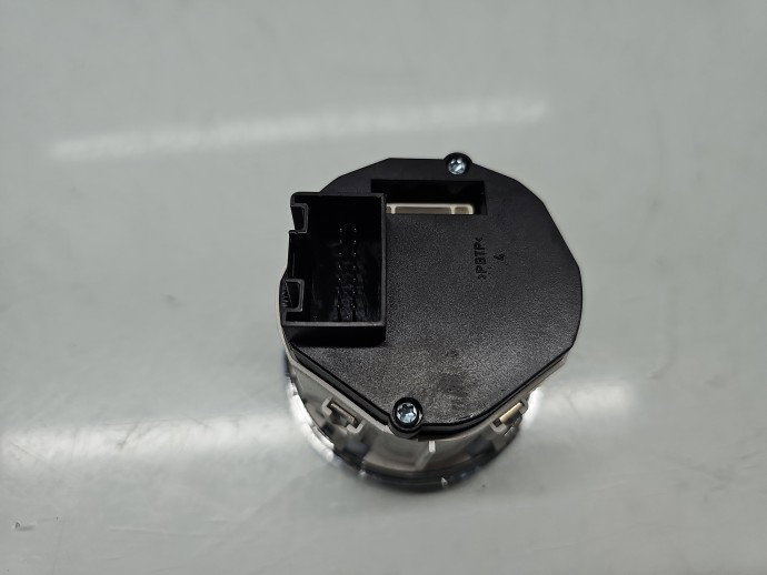Buton diferential Volkswagen Touareg (7LA, 7L6) [Fabr 2003-2010] 7L6941435R