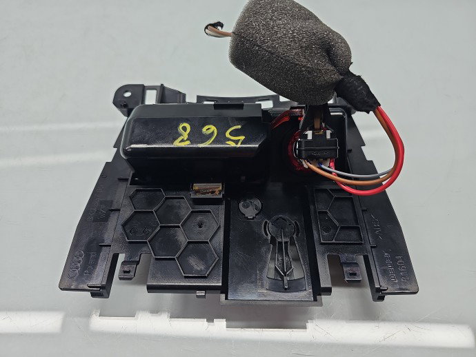 Scrumiera AUDI A4 (8K2, B8) [Fabr 2008-2015] 8K0857951C