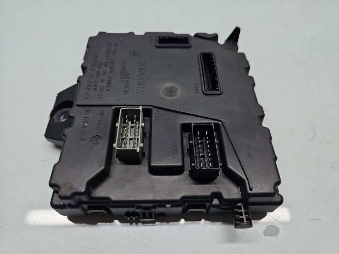 Modul confort Renault Kangoo 2 [Fabr 2008-prezent] 8201077406