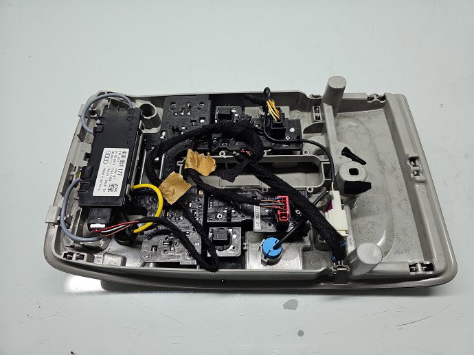 Plafoniera fata AUDI A6 (4G2, C7) [Fabr 2012-2017] Sedan Quattro 4G0947135