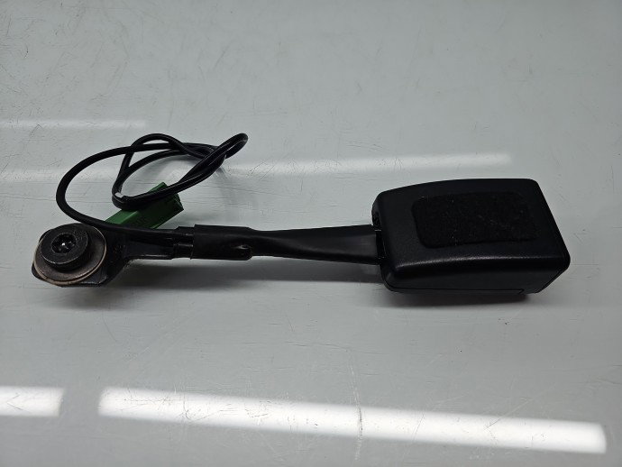 Capsa centura stanga fata Volvo V40 II [Fabr 2013-2019] 8632604