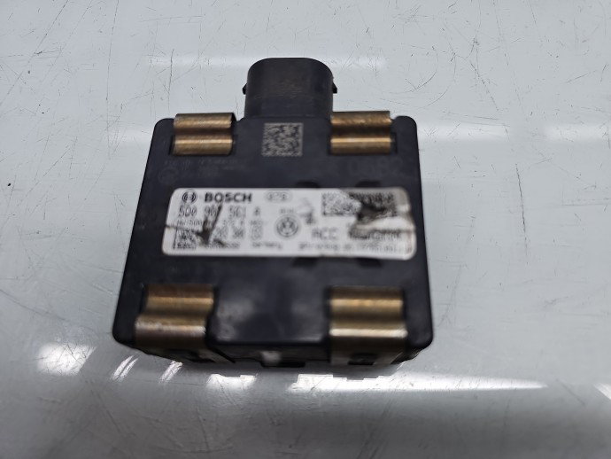 Senzor radar distronic Volkswagen Golf 7 (5G) [Fabr 2014-prezent] 5Q0907561A