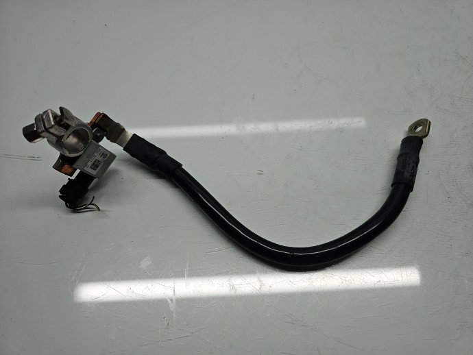 Borna baterie (-) AUDI A6 (4G2, C7) [Fabr 2012-2017] 8T0915181