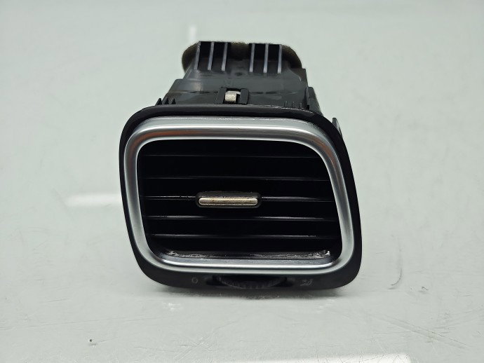 Grila aerisire dreapta Volkswagen Scirocco (137) [Fabr 2008-2017] 1Q0819704K