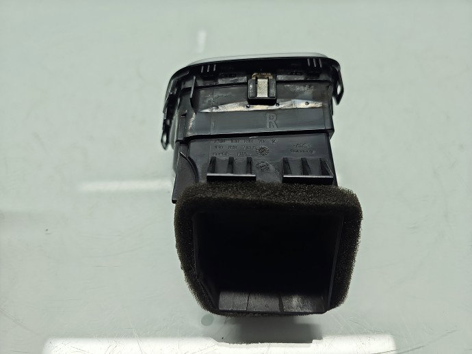 Grila aerisire dreapta Volkswagen Scirocco (137) [Fabr 2008-2017] 1Q0819704K