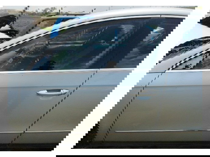 Usa stanga fata Volkswagen Passat B6 2.0 BKP OEM 2005-2010