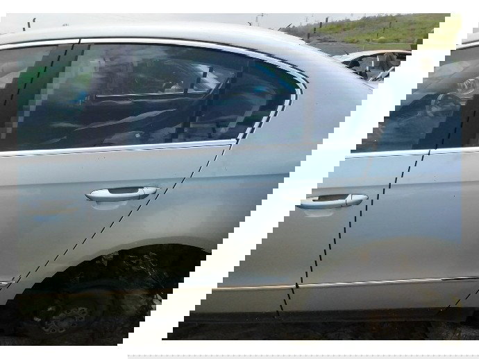 Usa stanga spate Volkswagen Passat B6 2.0 BKP OEM 2005-2010