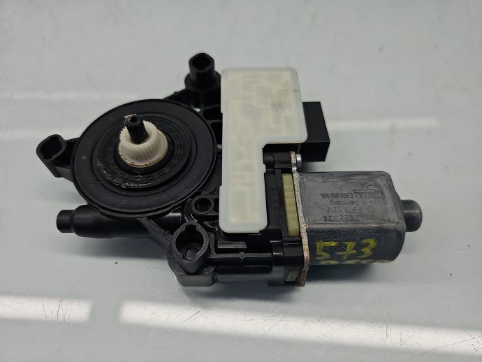 Motoras geam dreapta spate Volkswagen Golf 7 (5G) [Fabr 2014-prezent] Sedan 5Q0959812A