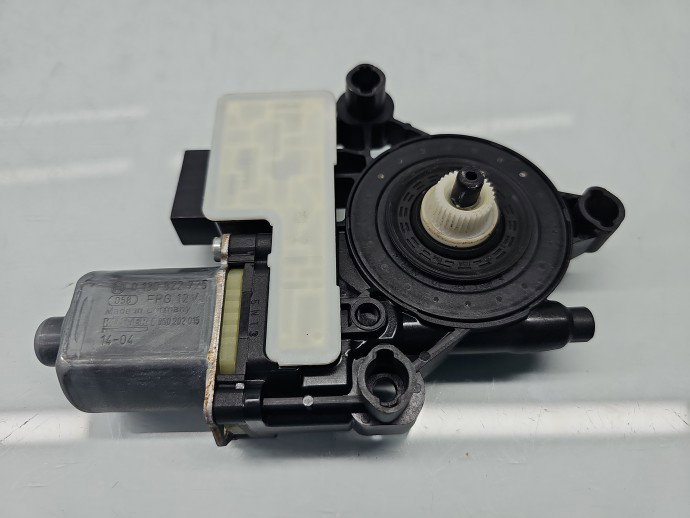 Motoras geam stanga spate Volkswagen Golf 7 (5G) [Fabr 2014-prezent] Sedan 5Q0959811A
