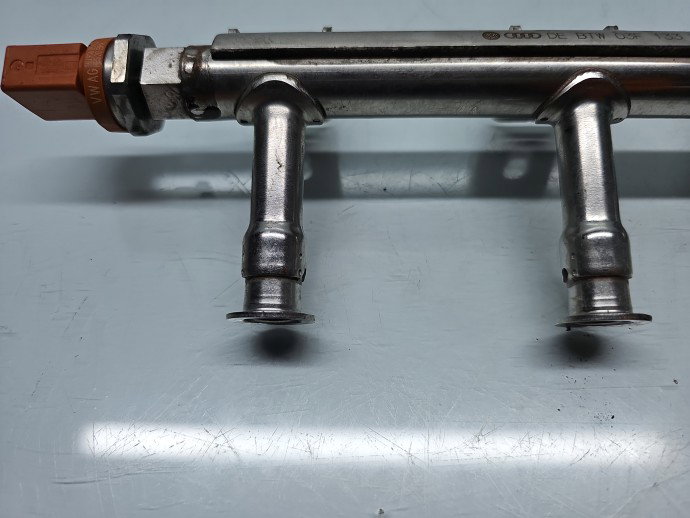 Rampa injectoare Skoda Roomster Praktik (5J) [Fabr 2006-2015] 03F133320C 1.2 TSI CBZA 63KW / 86CP