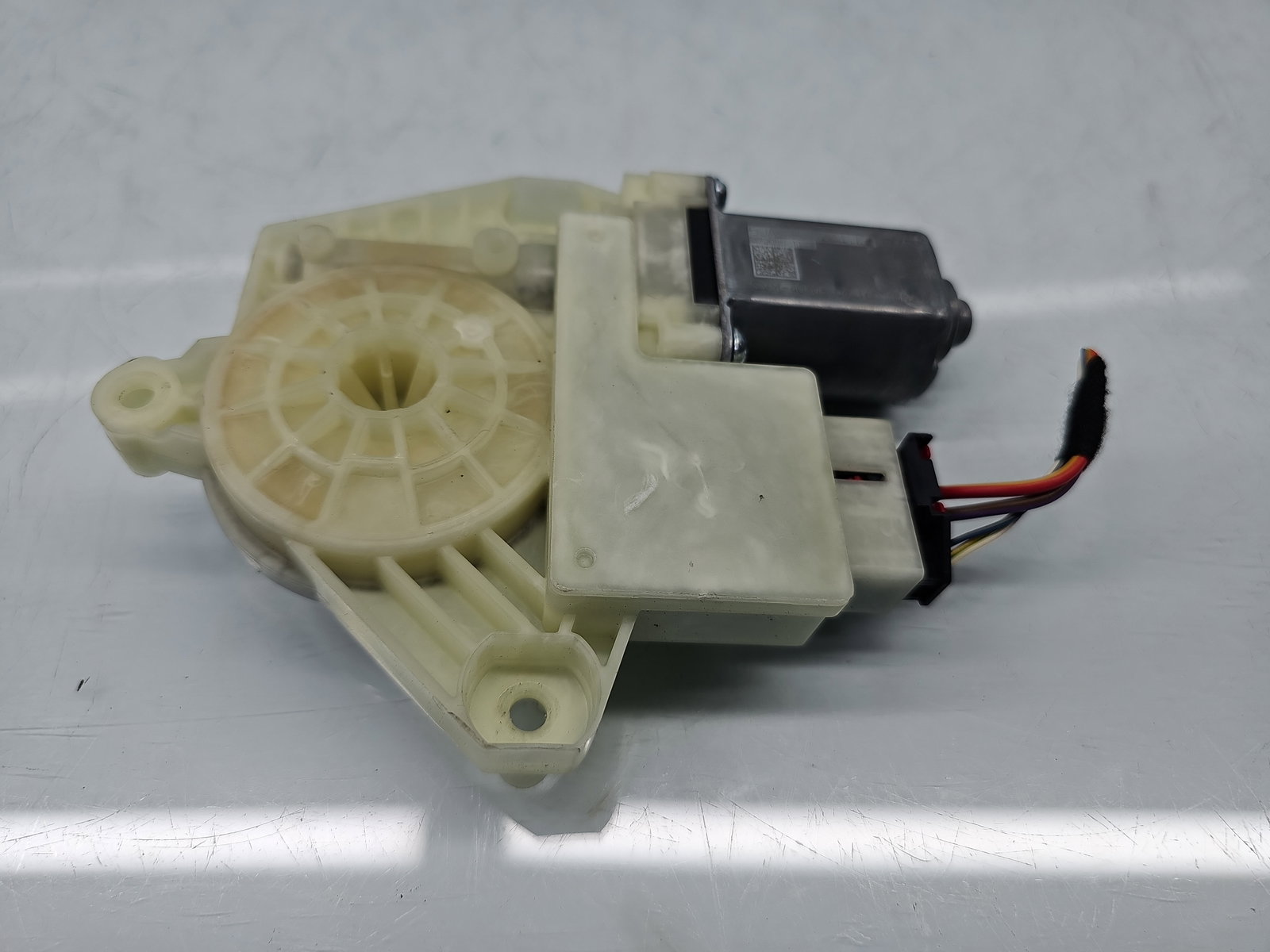 Motoras geam stanga spate Skoda Rapid (NH3) [Fabr 2012-2019] Fastback 5JA959811L