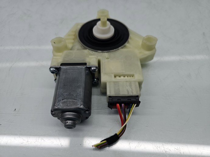 Motoras geam stanga spate Skoda Rapid (NH3) [Fabr 2012-2019] Fastback 5JA959811L
