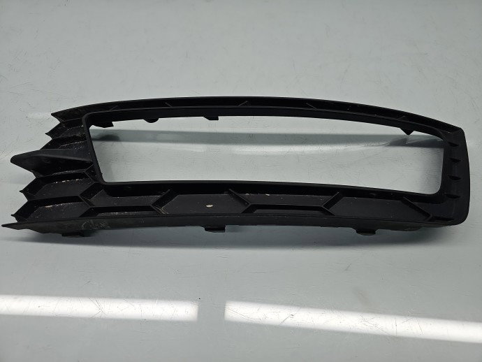 Grila proiector stanga Skoda Rapid (NH3) [Fabr 2012-2019] Fastback 5JA807681