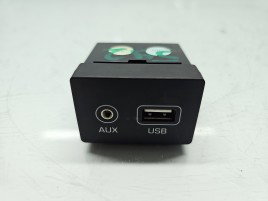 Conector auxiliar USB Hyundai Tucson (TL) [Fabr 2015-2020] 96120-D3500