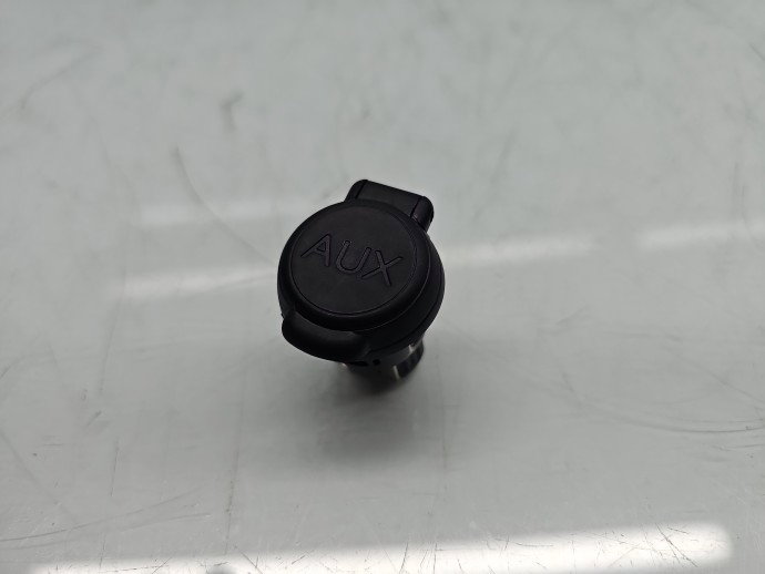 Conector auxiliar USB PEUGEOT 508 [Fabr 2010-2018] 96647952XT