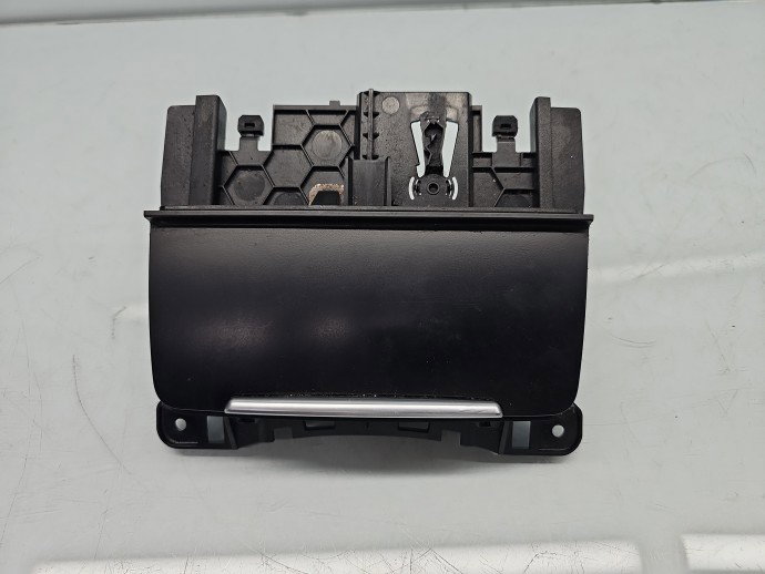 Scrumiera AUDI A4 (8K2, B8) [Fabr 2008-2015] 8K0857951