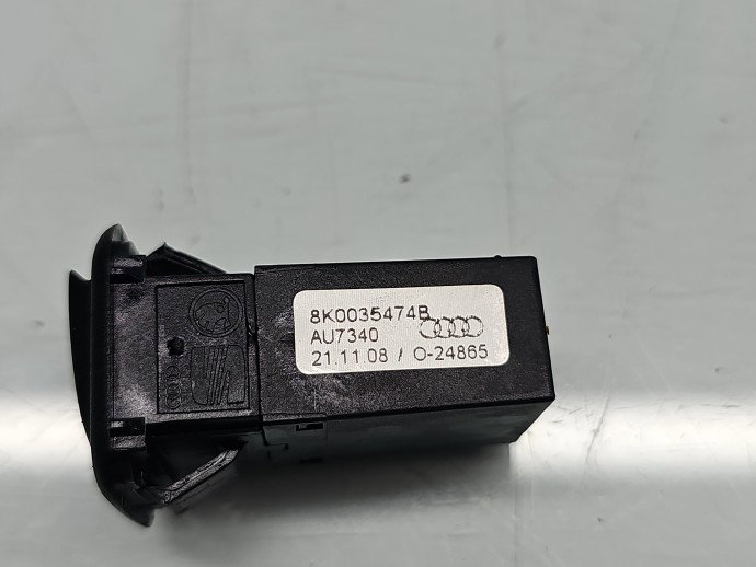 Conector auxiliar USB AUDI A4 (8K2, B8) [Fabr 2008-2015] 8K0035474B