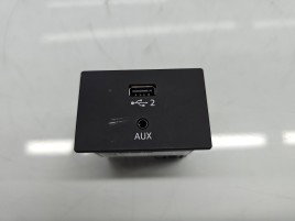 Conector auxiliar USB AUDI Q2 (GAB) [ Fabr 2016-prezent] 8V0035708
