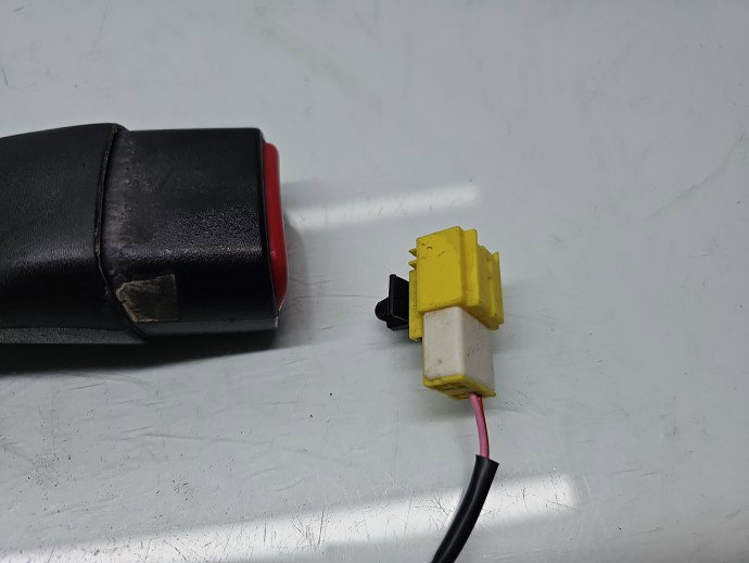 Capsa centura dreapta fata Opel Antara [Fabr 2006-2017] OEM