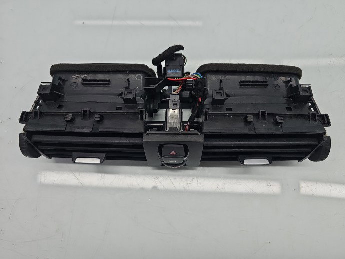 Grila aerisire centrala Bmw 3 (F30) [Fabr 2012-2017] 9218552