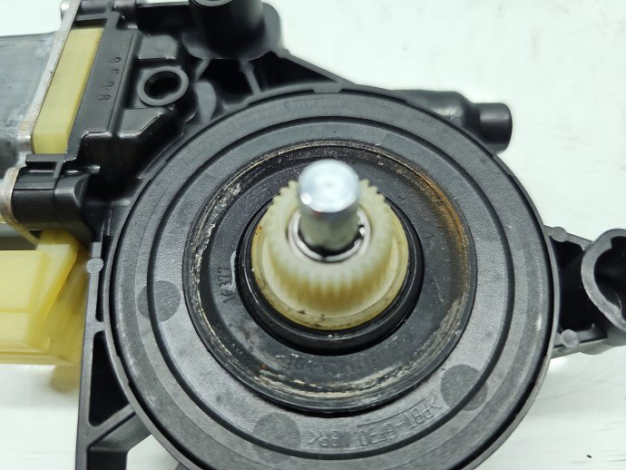 Motoras geam stanga fata AUDI A3 (8V1) [Fabr 2012-prezent] Hatchback S-line 5Q0959802B
