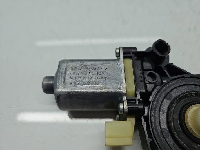Motoras geam stanga fata AUDI A3 (8V1) [Fabr 2012-prezent] Hatchback S-line 5Q0959802B