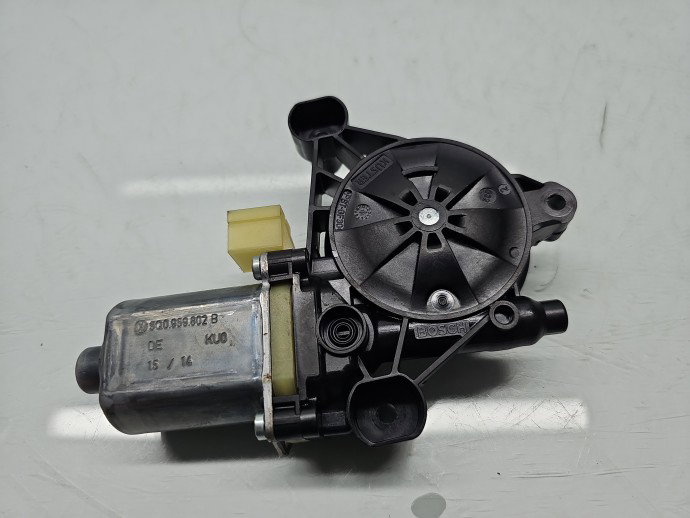 Motoras geam stanga fata AUDI A3 (8V1) [Fabr 2012-prezent] Hatchback S-line 5Q0959802B
