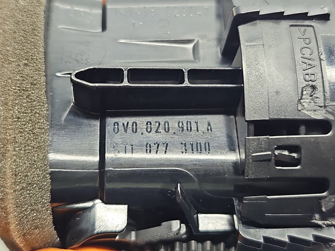 Grila aerisire stanga AUDI A3 (8V1) [Fabr 2012-prezent] 8V0820901A